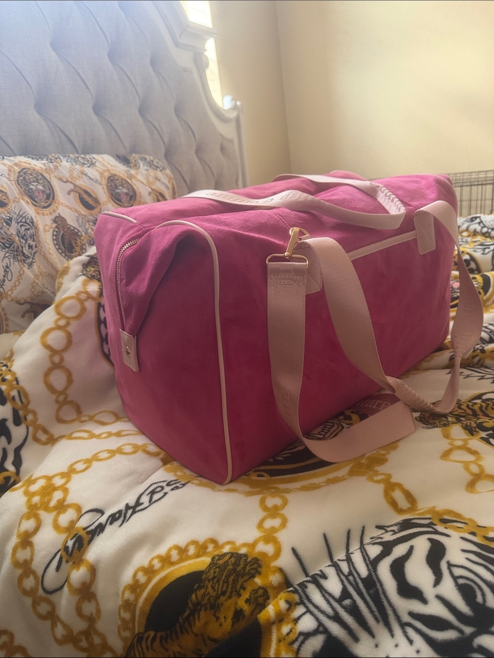 Juicy Couture Hot Pink Travel Duffle - Picture 3 of 5